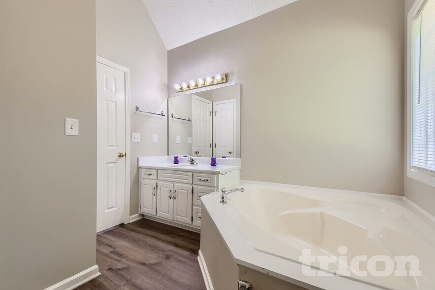 Building Photo - 315 Chestnut Dr