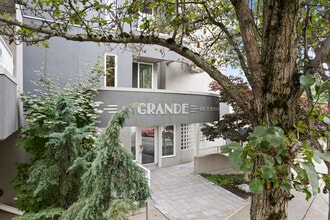 Building Photo - 601 W Mercer Pl
