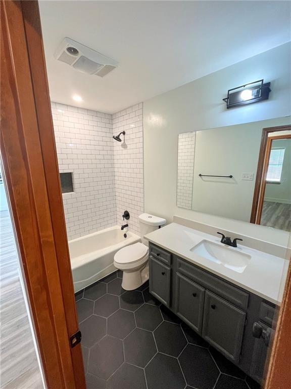 Building Photo - 2401 Silver Spur Dr