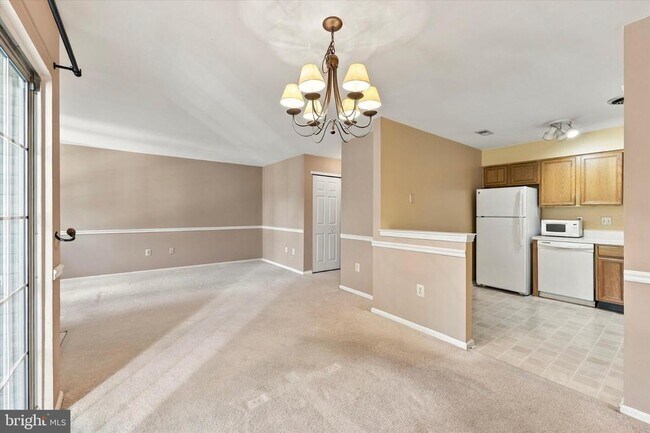 Building Photo - 722 Gilbert Pl