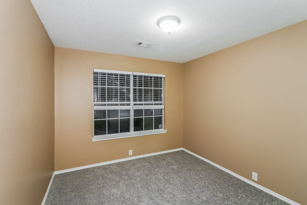 Building Photo - 5807 Baldwin Elm St