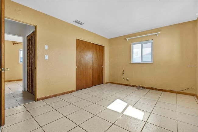 Building Photo - 2675 East Bay Isle Dr SE