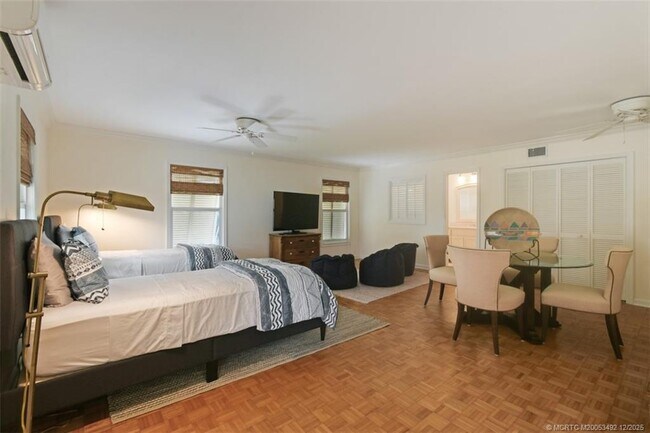 Building Photo - 229 Colony Rd