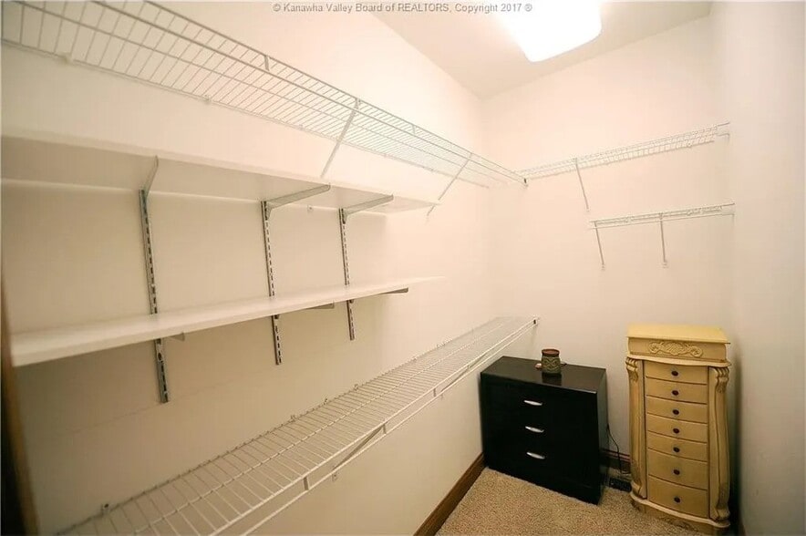 Building Photo - 49 Wills Dr