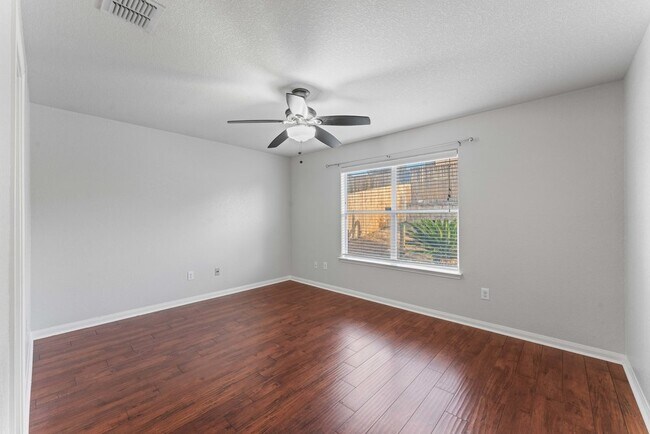 Building Photo - 10926 Acorn Canyon