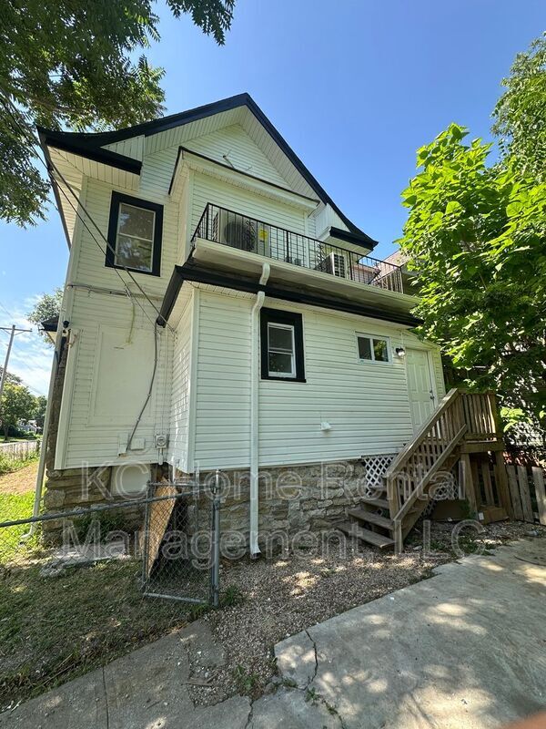 Building Photo - 2958 Lockridge Ave