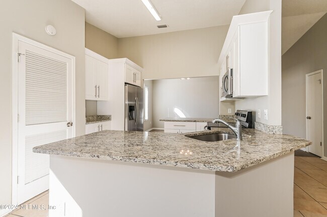 Building Photo - 3399 Charmont Dr