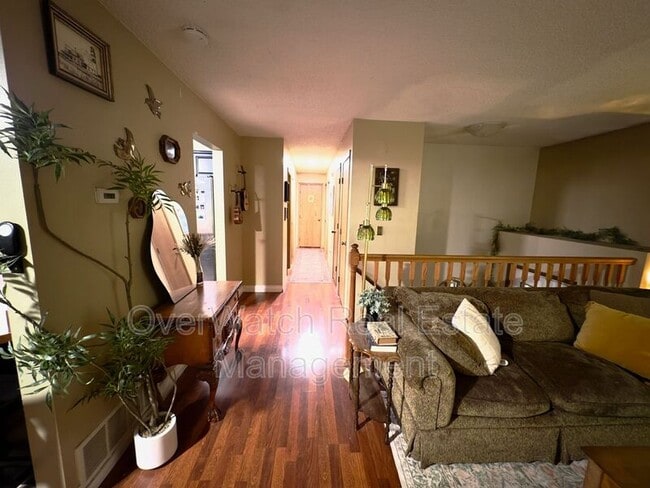 Building Photo - 9532 Dundas Cir