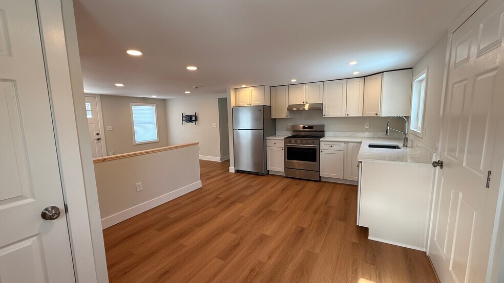 Building Photo - 193 Sidney Rd