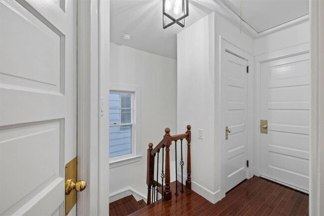 Building Photo - 28 Conklin Ave