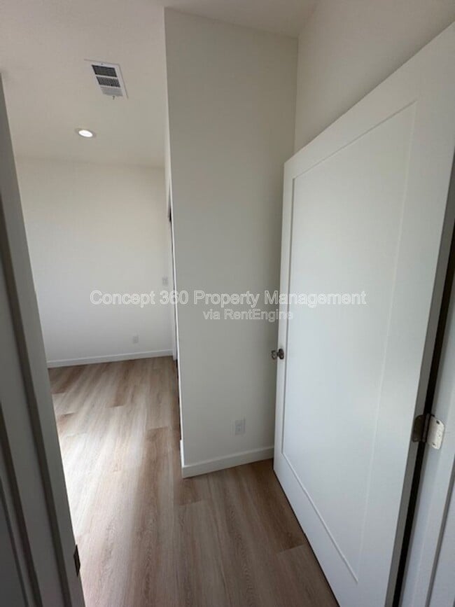 Building Photo - 6170 Briercrest Ave