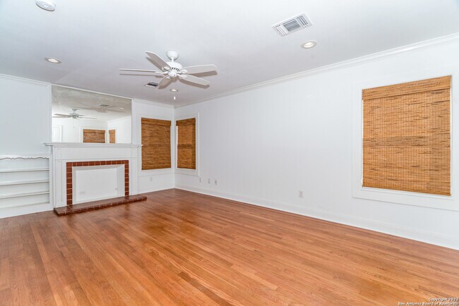 Building Photo - 351 Redwood St