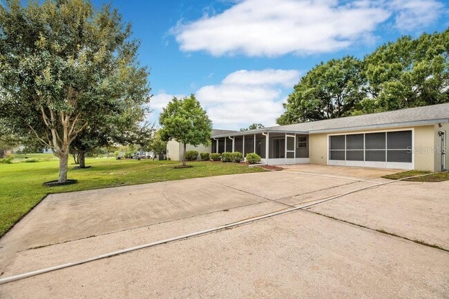 Building Photo - 1143 E Fowler Dr