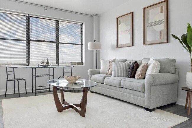 Building Photo - 311 W Ashley St