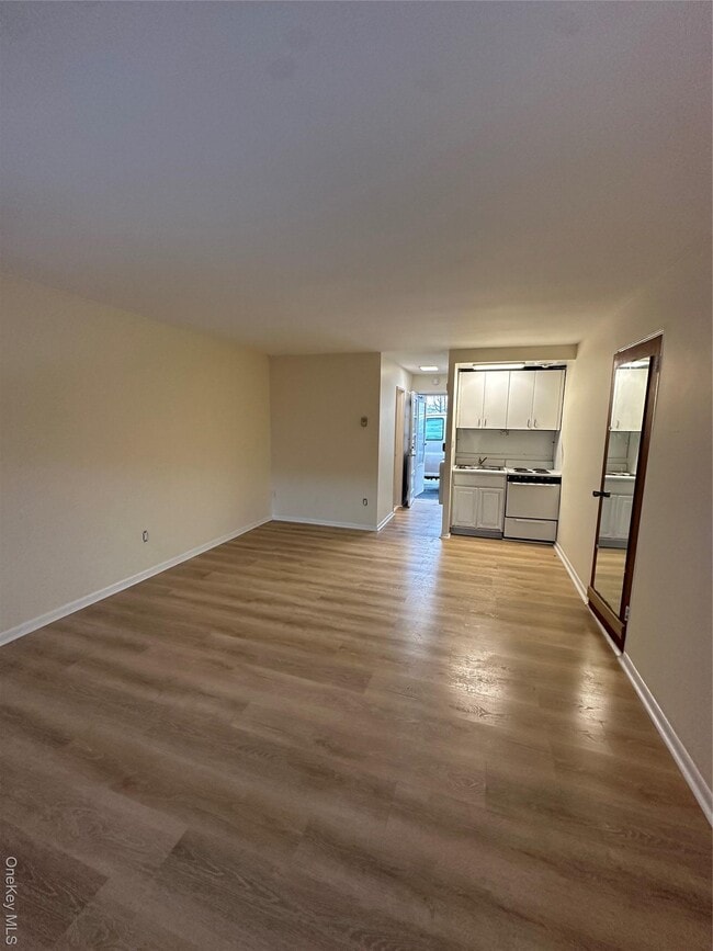 Building Photo - 36 S Middletown Rd