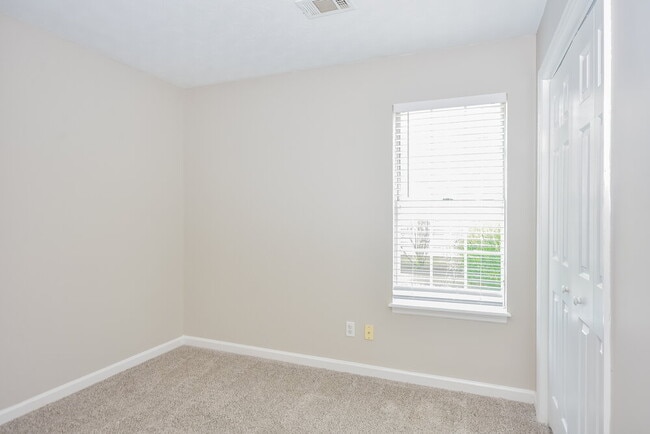Building Photo - 4104 Pepperwood Dr