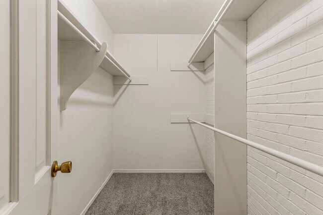 Building Photo - 6010 S 73rd East Ave