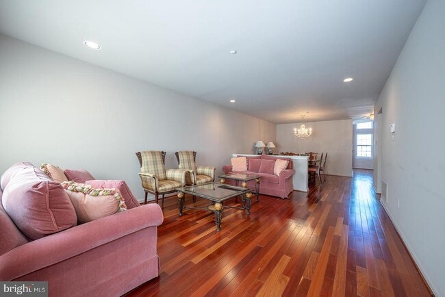 Building Photo - 234 Lookout Pl