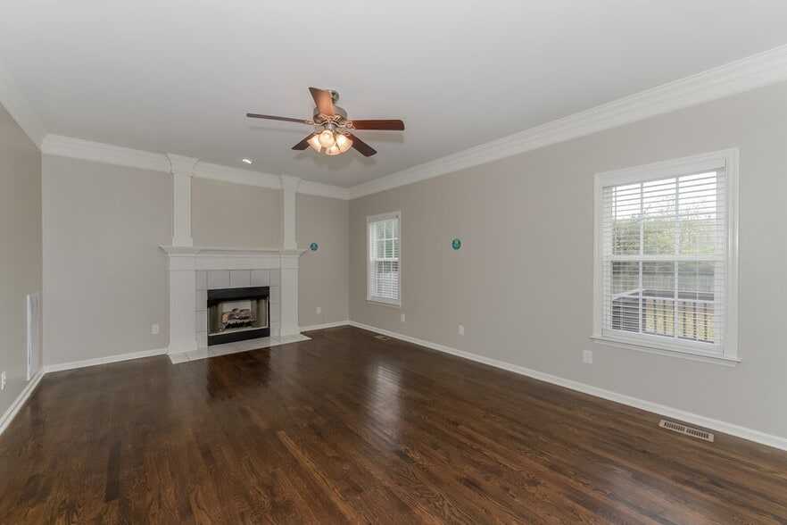 Building Photo - 2515 Patricia Cir