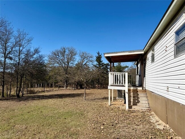 Building Photo - 107 Shady Oaks Dr