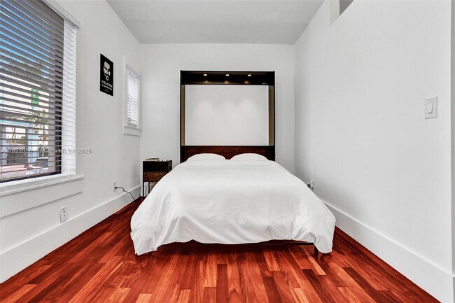 Building Photo - 1656 Polk St