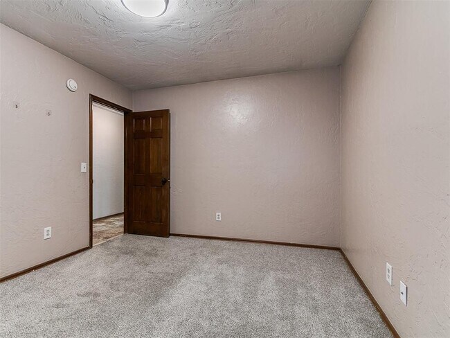 Building Photo - 1117 NW 198th St