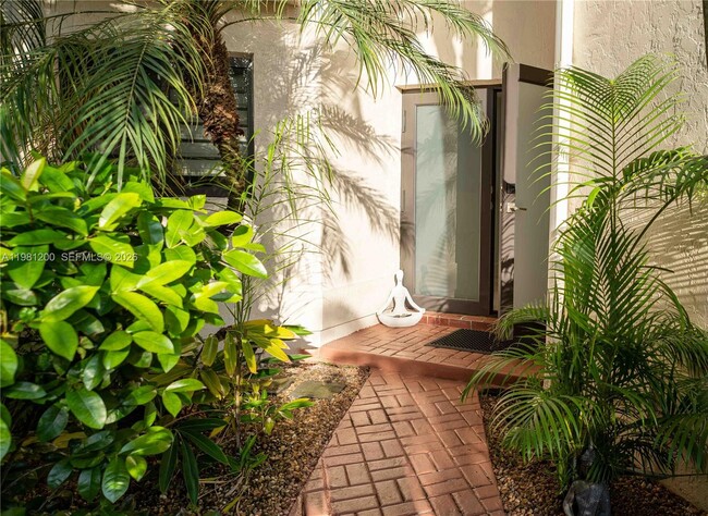 Building Photo - 4957 NW 93rd Doral Pl