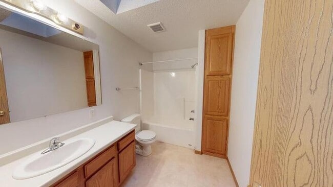 Building Photo - 310 S 13th St