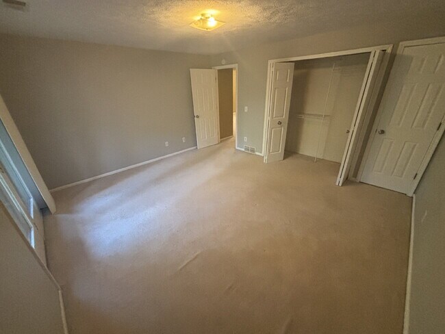 Building Photo - Beautiful 2-bedroom Condo