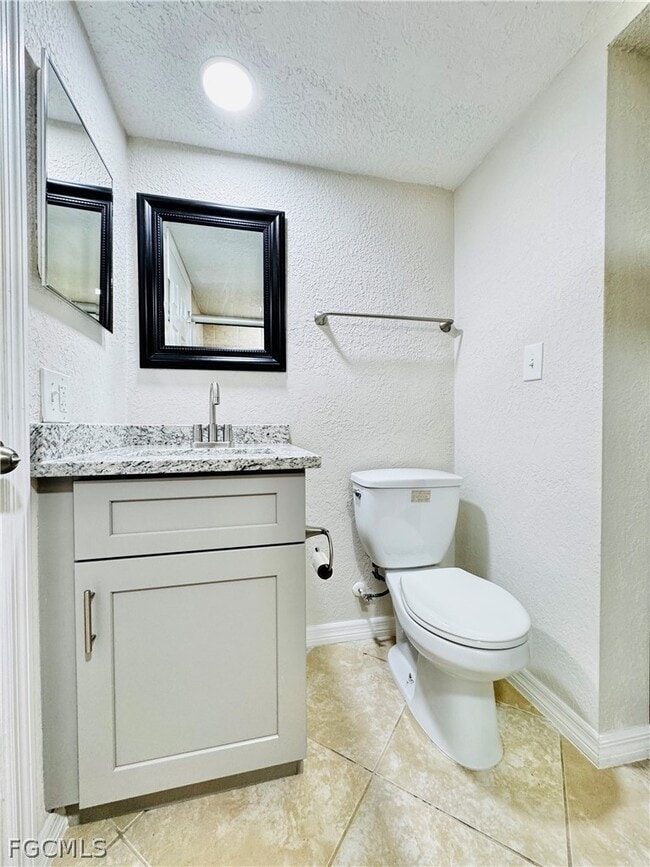 Building Photo - 5205 Cedarbend Dr