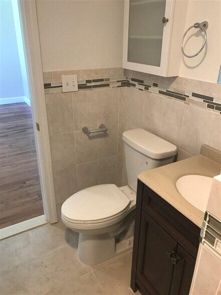 Building Photo - 25 4th St