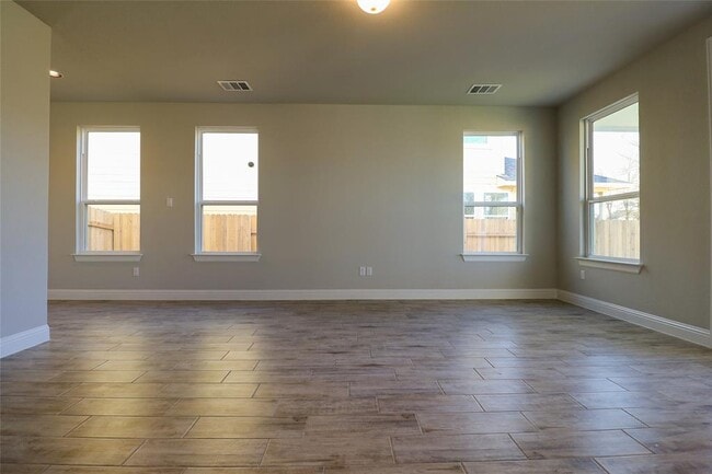 Building Photo - 124 Free Stone Dr