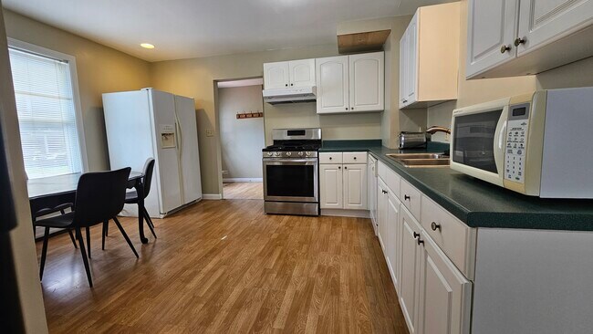 Building Photo - 22 Ward St