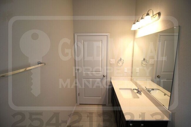 Building Photo - 335 Black Opal Dr