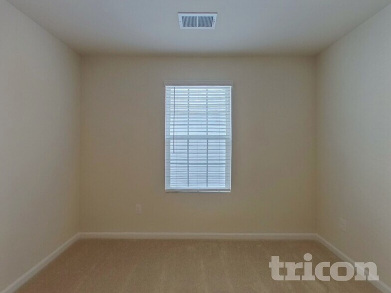 Building Photo - 2503 Trollinger Dr