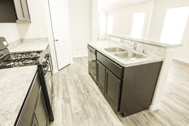 Building Photo - 832 Canton Grass Ln