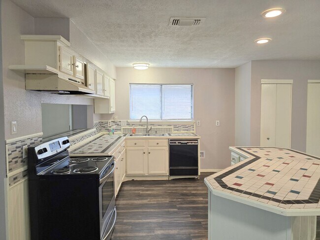 Building Photo - 1335 Willersley Ln