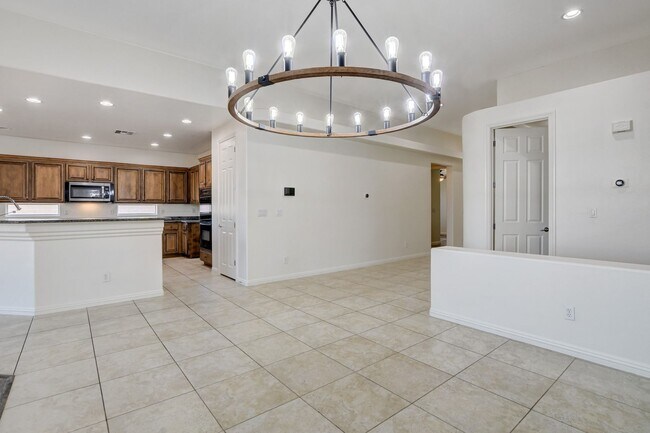 Building Photo - Single Family Home on 20k SQFT Lot in Gated Community
