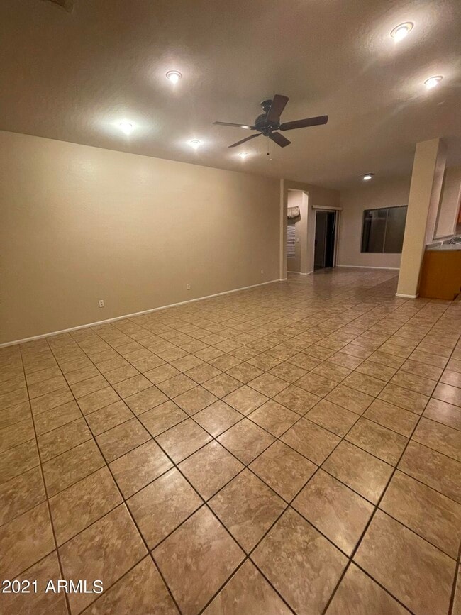 Building Photo - 2560 W Preserve Way