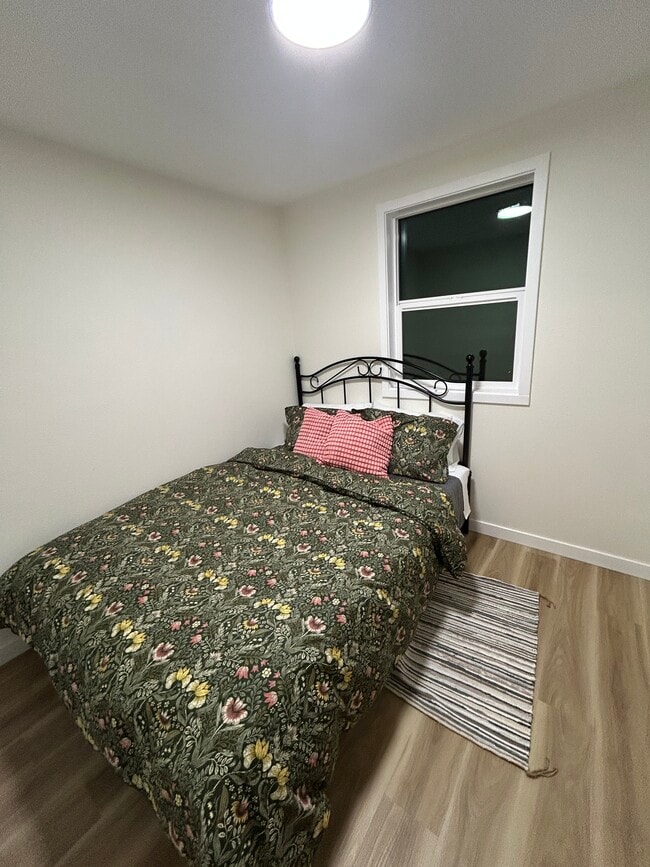 Building Photo - 4112 NE 80th Ave