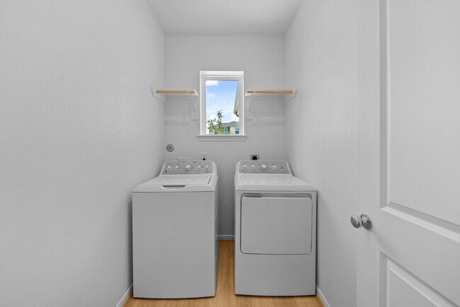 Building Photo - 18006 Lasso Mls Dr