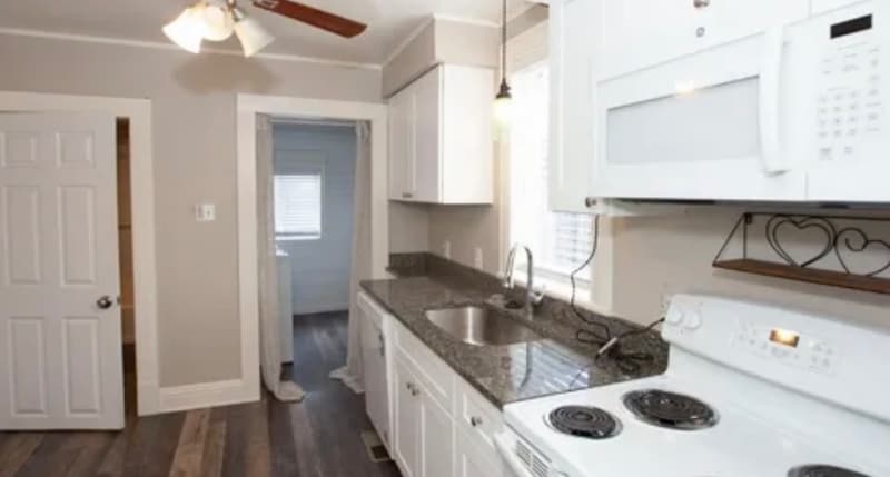 Primary Photo - 208 Lincoln St