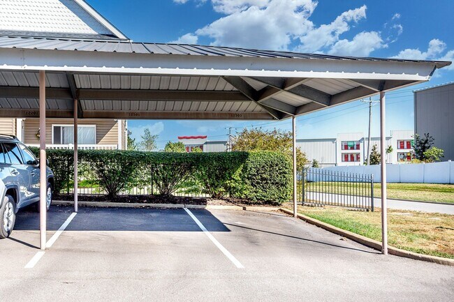 Building Photo - Tastefully updated 2-bedroom, 2-bath condo