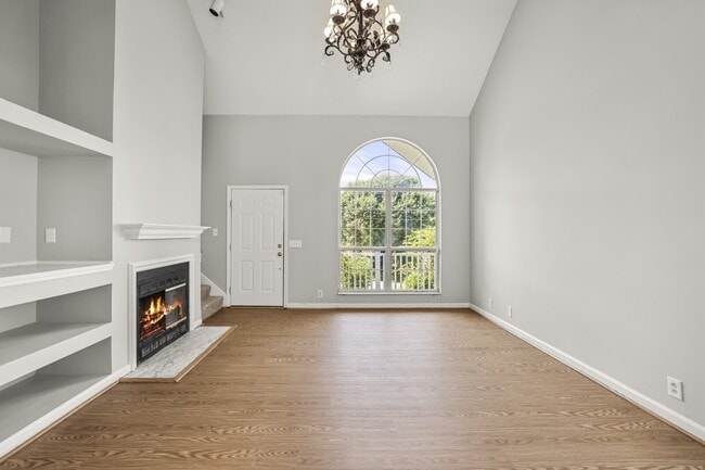 Building Photo - 3127 Creekview Ln