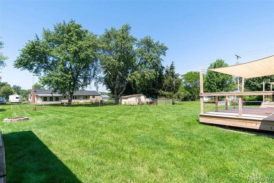 Building Photo - 10032 Shadyhill Ln