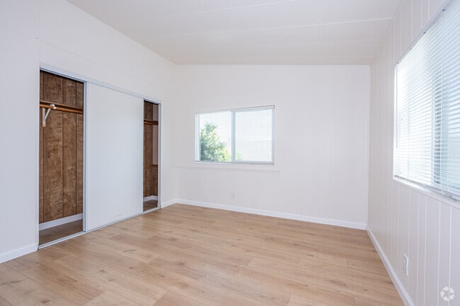2BR, 2BA - 924SF - Primary Bedroom - 117 Granite Ct