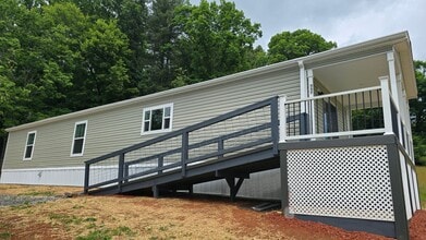Building Photo - Brand new 2/2 trailer for rent