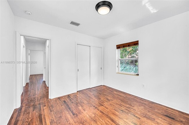 Building Photo - 1280 NE 115th St