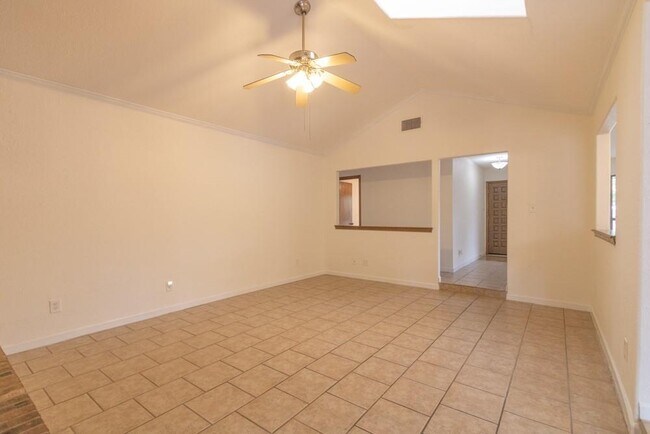 Building Photo - 11101 Froke Cedar Trail