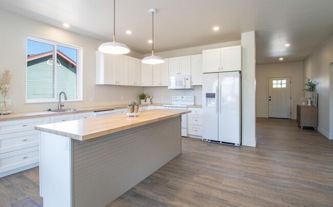 Building Photo - Newly Built Home for Rent